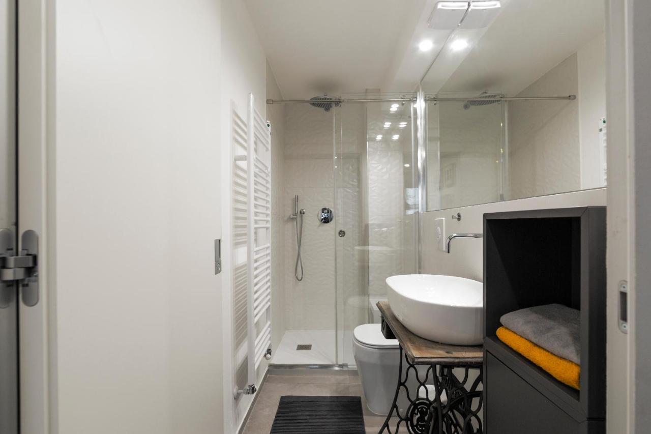 La Pampa New & Fully Refurbished Apt Lägenhet Milano Exteriör bild